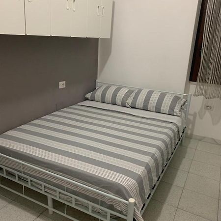 Bedroom Low Cost Di Elisa Quartucciu Exteriör bild